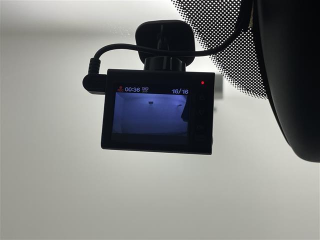 デミオ ＸＤツーリング　禁煙車　ヘッドアップディスプレイ　メーカーナビ　フルセグＴＶ　バックカメラ　ドライブレコーダー　パドルシフト　クルーズコントロール　ステアリングリモコン　ＬＥＤライト　ＥＴＣ　スマートキー（9枚目）