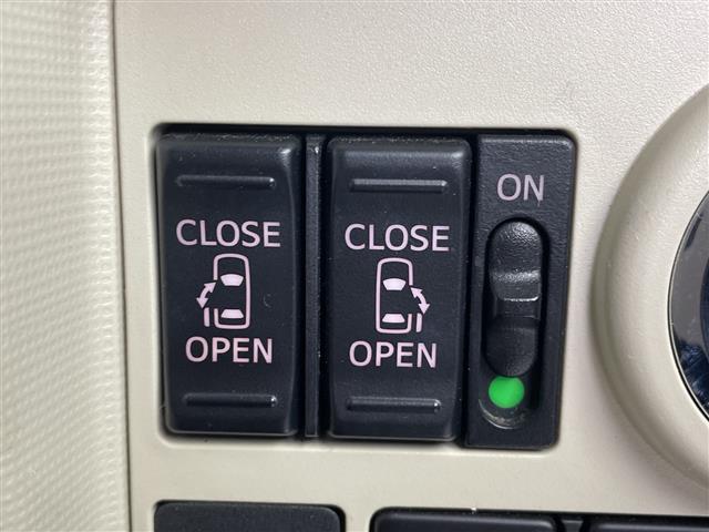 ムーヴキャンバス Ｘリミテッド　ＳＡＩＩ　禁煙車／４ＷＤ／ワンオーナー／車線逸脱警報／ＡＭ・ＦＭオーディオ／ＣＤ／ＡＵＸ／両側パワースライドドア／ＬＥＤヘッドライト／プッシュスタート／スマートキー／横滑り防止／純正フロアマット（4枚目）