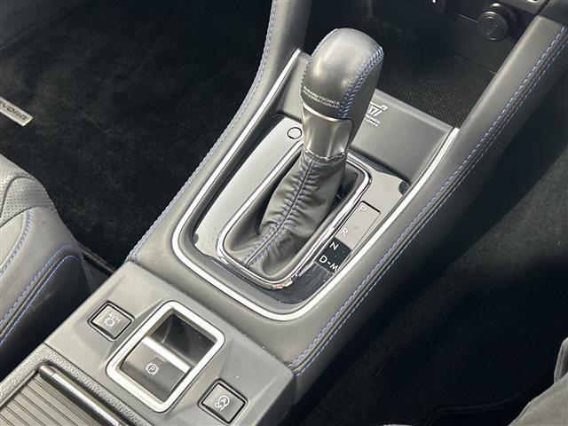 レヴォーグ 1.6GT-Sアイサイト /4WD/メーカーオプションナビ/アイサイト/デジタルインナーミラー/ステアリングスイッチ/パドルシフト/前席シートヒーター/レザーシート/前席パワーシート(メモリー付き)/ヘッドライトレベライザー(12枚目)