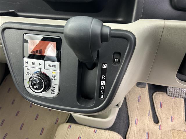 パッソ Ｘ　ＬパッケージＳ　禁煙車／スマートアシスト／純正７インチナビ／Ｂｌｕｅｔｏｏｔｈ／ＣＤ／ワンセグＴＶ／ビルトインＥＴＣ／プッシュスタート／スマートキー／スペアキー／純正ドアバイザー／フロアマット／電動格納ミラー（7枚目）