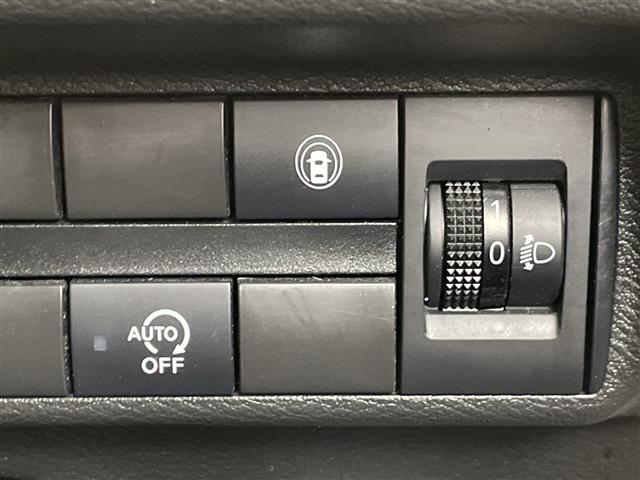 デイズ Ｘ　禁煙車　４ＷＤ　シートヒーター　純正９インチナビ　フルセグＴＶ　クリアランスソナー　ＥＴＣ　バックカメラ　純正ドライブレコーダー　オートハイビーム　純正アルミホイール　ステアリングリモコン（8枚目）