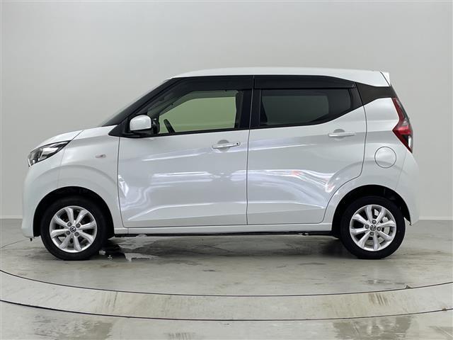 デイズ Ｘ　禁煙車　４ＷＤ　シートヒーター　純正９インチナビ　フルセグＴＶ　クリアランスソナー　ＥＴＣ　バックカメラ　純正ドライブレコーダー　オートハイビーム　純正アルミホイール　ステアリングリモコン（21枚目）