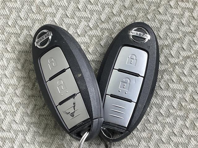 デイズ Ｘ　禁煙車　４ＷＤ　シートヒーター　純正９インチナビ　フルセグＴＶ　クリアランスソナー　ＥＴＣ　バックカメラ　純正ドライブレコーダー　オートハイビーム　純正アルミホイール　ステアリングリモコン（40枚目）