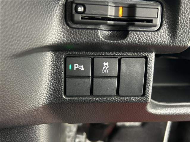 Ｎ－ＢＯＸカスタム Ｌターボ　スタイル＋ブラック　禁煙車／４ＷＤ／レーンキープアシスト／ＡＣＣ／純正８型ナビ／フルセグＴＶ／バックカメラ／両側パワースライドドア／ハーフレザーシート／シートヒーター／パドルシフト／ドライブレコーダー／エンジンスターター（7枚目）