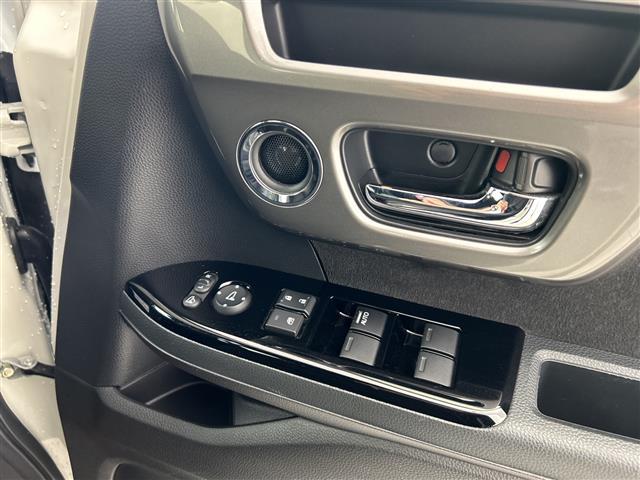 Ｎ－ＢＯＸカスタム Ｌターボ　スタイル＋ブラック　禁煙車／４ＷＤ／レーンキープアシスト／ＡＣＣ／純正８型ナビ／フルセグＴＶ／バックカメラ／両側パワースライドドア／ハーフレザーシート／シートヒーター／パドルシフト／ドライブレコーダー／エンジンスターター（30枚目）