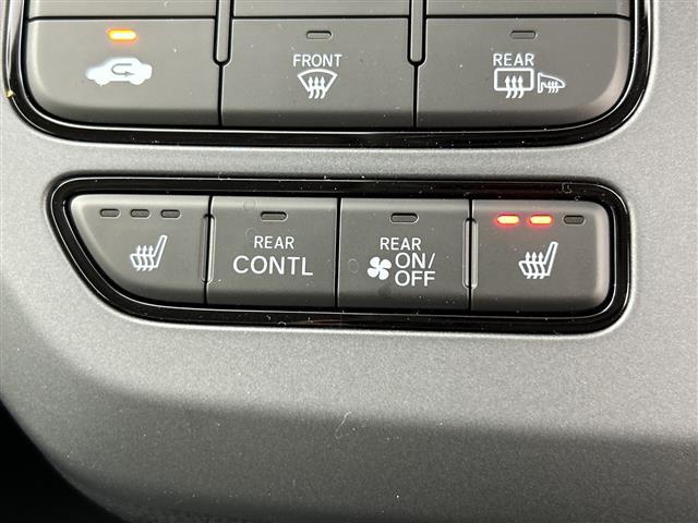 フリード ｅ：ＨＥＶエアー　ＥＸ　登録済未使用車　４ＷＤ　両側パワースライドドア　レーダークルーズコントロール　ＢＳＭ　純正９型ナビ　フルセグＴＶ　スマホ連動　クリアランスソナー　シートヒーター　バックカメラ　オートハイビーム　ＬＥＤ（5枚目）