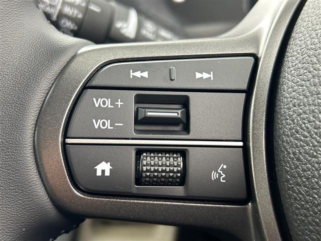 フリード ｅ：ＨＥＶエアー　ＥＸ　登録済未使用車　４ＷＤ　両側パワースライドドア　レーダークルーズコントロール　ＢＳＭ　純正９型ナビ　フルセグＴＶ　スマホ連動　クリアランスソナー　シートヒーター　バックカメラ　オートハイビーム　ＬＥＤ（9枚目）