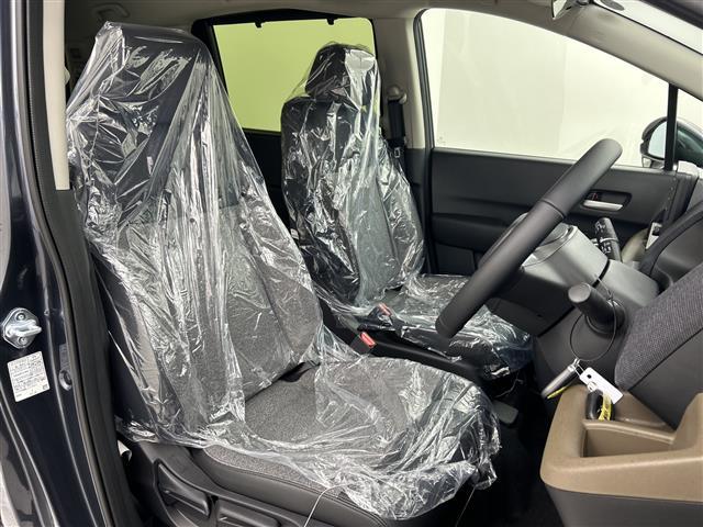 フリード ｅ：ＨＥＶエアー　ＥＸ　登録済未使用車　４ＷＤ　両側パワースライドドア　レーダークルーズコントロール　ＢＳＭ　純正９型ナビ　フルセグＴＶ　スマホ連動　クリアランスソナー　シートヒーター　バックカメラ　オートハイビーム　ＬＥＤ（13枚目）