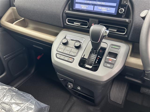 フリード ｅ：ＨＥＶエアー　ＥＸ　登録済未使用車　４ＷＤ　両側パワースライドドア　レーダークルーズコントロール　ＢＳＭ　純正９型ナビ　フルセグＴＶ　スマホ連動　クリアランスソナー　シートヒーター　バックカメラ　オートハイビーム　ＬＥＤ（25枚目）