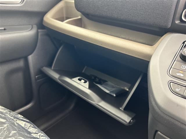 フリード ｅ：ＨＥＶエアー　ＥＸ　登録済未使用車　４ＷＤ　両側パワースライドドア　レーダークルーズコントロール　ＢＳＭ　純正９型ナビ　フルセグＴＶ　スマホ連動　クリアランスソナー　シートヒーター　バックカメラ　オートハイビーム　ＬＥＤ（31枚目）