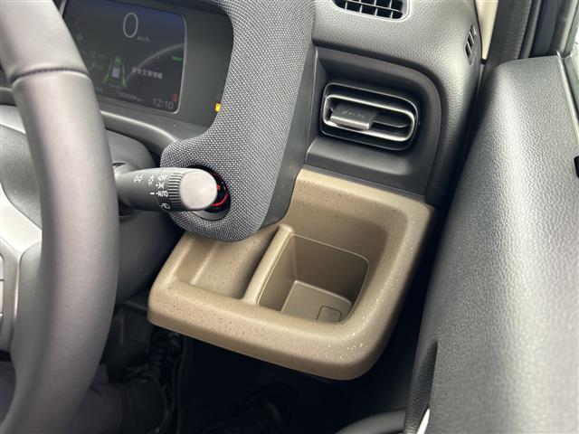 フリード ｅ：ＨＥＶエアー　ＥＸ　登録済未使用車　４ＷＤ　両側パワースライドドア　レーダークルーズコントロール　ＢＳＭ　純正９型ナビ　フルセグＴＶ　スマホ連動　クリアランスソナー　シートヒーター　バックカメラ　オートハイビーム　ＬＥＤ（32枚目）