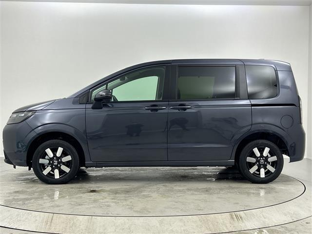 フリード ｅ：ＨＥＶエアー　ＥＸ　登録済未使用車　４ＷＤ　両側パワースライドドア　レーダークルーズコントロール　ＢＳＭ　純正９型ナビ　フルセグＴＶ　スマホ連動　クリアランスソナー　シートヒーター　バックカメラ　オートハイビーム　ＬＥＤ（39枚目）