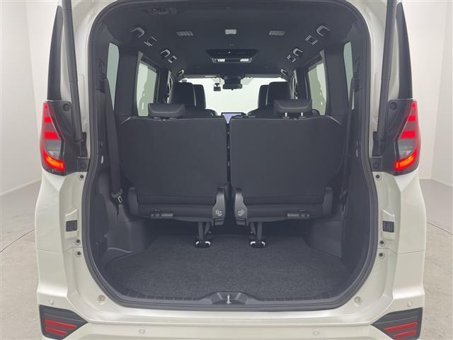 ノア ハイブリッドS-Z 禁煙車/純正10.5型ナビ/後席モニター/快適利便PKG/全周囲カメラ/パーキングアシスト/衝突軽減/車線逸脱支援/レーダークルーズ/3眼LEDヘッドライト/両側電動スライドドア/電動リヤゲート/(15枚目)