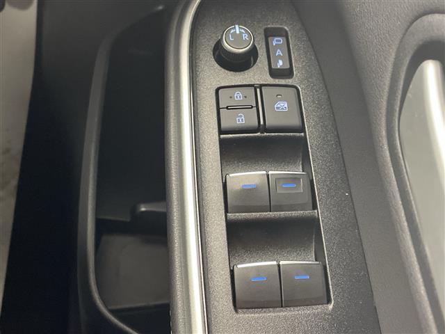 ノア ハイブリッドS-Z 禁煙車/純正10.5型ナビ/後席モニター/快適利便PKG/全周囲カメラ/パーキングアシスト/衝突軽減/車線逸脱支援/レーダークルーズ/3眼LEDヘッドライト/両側電動スライドドア/電動リヤゲート/(29枚目)