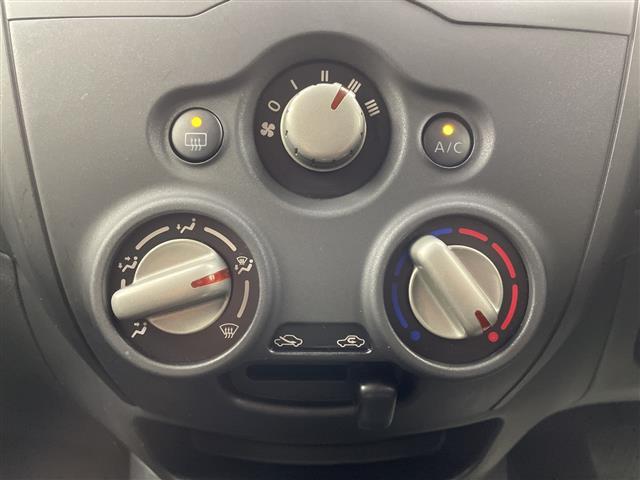 ノート Ｘ　ＦＯＵＲ　禁煙車／純正ナビ／衝突軽減／車線逸脱支援／バックカメラ／フルセグ／Ｂｌｕｅｔｏｏｔｈ／ＥＴＣ／夏タイヤ積み込み／スマートキー／ＬＥＤヘッドライト／オートライト／マニュアルエアコン／フロアマット（7枚目）