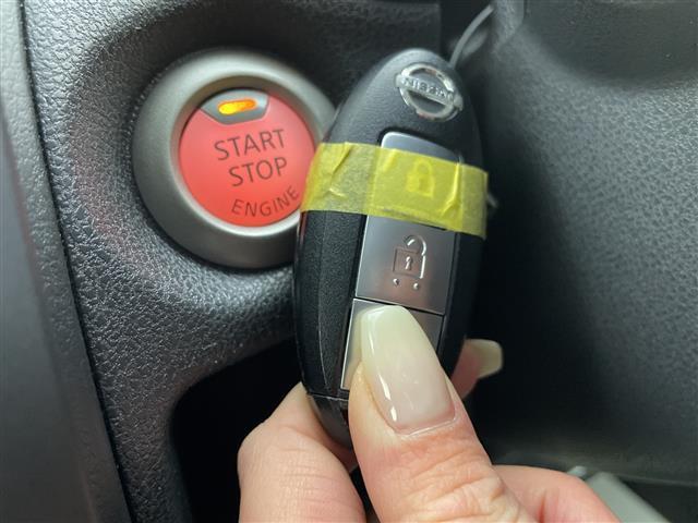 ノート Ｘ　ＦＯＵＲ　禁煙車／純正ナビ／衝突軽減／車線逸脱支援／バックカメラ／フルセグ／Ｂｌｕｅｔｏｏｔｈ／ＥＴＣ／夏タイヤ積み込み／スマートキー／ＬＥＤヘッドライト／オートライト／マニュアルエアコン／フロアマット（9枚目）