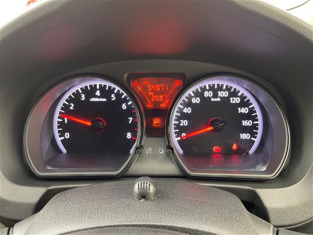 ノート Ｘ　ＦＯＵＲ　禁煙車／純正ナビ／衝突軽減／車線逸脱支援／バックカメラ／フルセグ／Ｂｌｕｅｔｏｏｔｈ／ＥＴＣ／夏タイヤ積み込み／スマートキー／ＬＥＤヘッドライト／オートライト／マニュアルエアコン／フロアマット（12枚目）