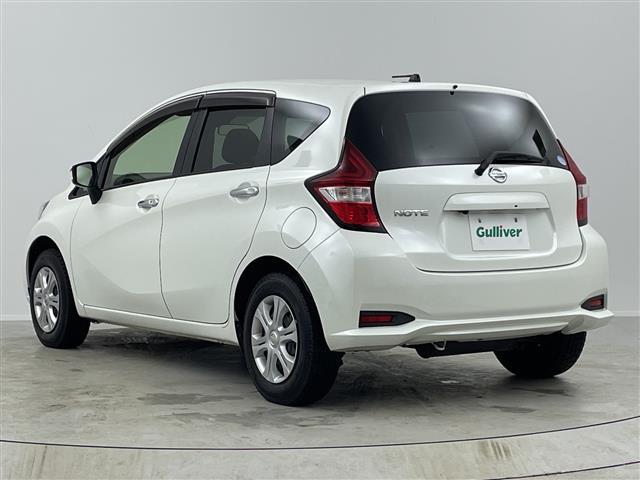 ノート Ｘ　ＦＯＵＲ　禁煙車／純正ナビ／衝突軽減／車線逸脱支援／バックカメラ／フルセグ／Ｂｌｕｅｔｏｏｔｈ／ＥＴＣ／夏タイヤ積み込み／スマートキー／ＬＥＤヘッドライト／オートライト／マニュアルエアコン／フロアマット（19枚目）