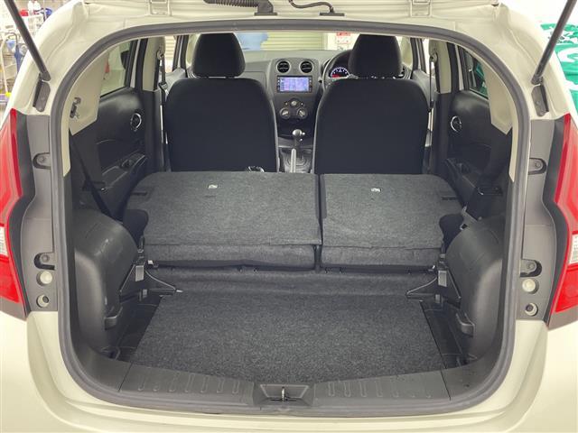 ノート Ｘ　ＦＯＵＲ　禁煙車／純正ナビ／衝突軽減／車線逸脱支援／バックカメラ／フルセグ／Ｂｌｕｅｔｏｏｔｈ／ＥＴＣ／夏タイヤ積み込み／スマートキー／ＬＥＤヘッドライト／オートライト／マニュアルエアコン／フロアマット（34枚目）