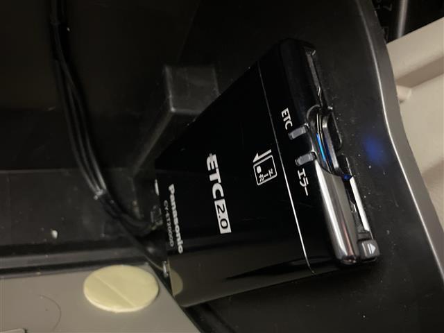 エブリイワゴン PZターボスペシャル 禁煙/ベッドキット/ルーフハンガーバー/衝突軽減/レーンキープ/コーナーセンサー/シートヒーター/両側パワスラ/ドラレコ/ETC/バックカメラ/純正ナビ/Bluetooth/フルセグ/オートライト(8枚目)