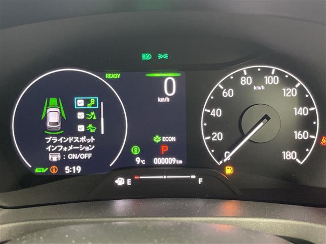 ヴェゼル ｅ：ＨＥＶ　Ｚ　登録済未使用車／／ホンダセンシング／純正９型ナビ／スマホ連携／フルセグＴＶ／バックカメラ／電動リアゲート／ハーフレザーシート／シートヒーター／パドルシフト／スペアキー／ＥＴＣ２．０／ワイヤレス充電（6枚目）