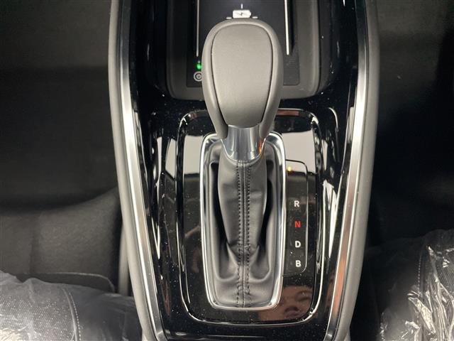 ヴェゼル ｅ：ＨＥＶ　Ｚ　登録済未使用車／／ホンダセンシング／純正９型ナビ／スマホ連携／フルセグＴＶ／バックカメラ／電動リアゲート／ハーフレザーシート／シートヒーター／パドルシフト／スペアキー／ＥＴＣ２．０／ワイヤレス充電（21枚目）