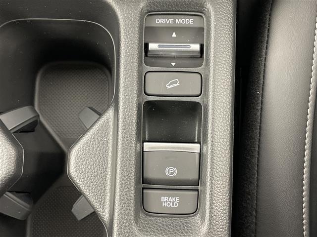 ヴェゼル ｅ：ＨＥＶ　Ｚ　登録済未使用車／／ホンダセンシング／純正９型ナビ／スマホ連携／フルセグＴＶ／バックカメラ／電動リアゲート／ハーフレザーシート／シートヒーター／パドルシフト／スペアキー／ＥＴＣ２．０／ワイヤレス充電（28枚目）