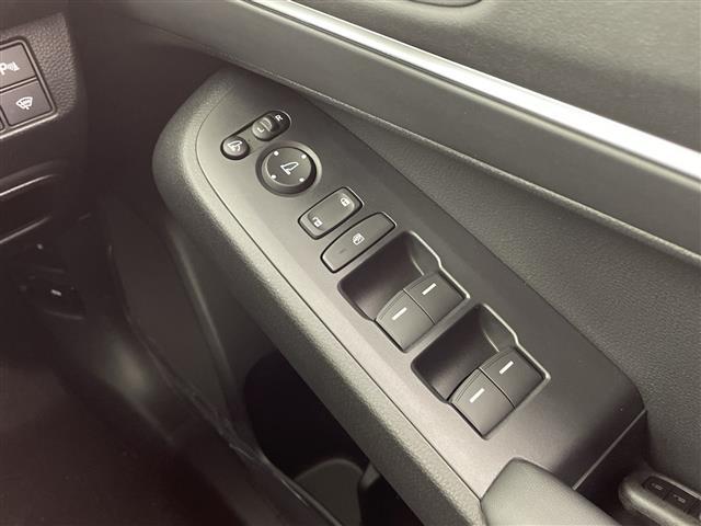 ヴェゼル ｅ：ＨＥＶ　Ｚ　登録済未使用車／／ホンダセンシング／純正９型ナビ／スマホ連携／フルセグＴＶ／バックカメラ／電動リアゲート／ハーフレザーシート／シートヒーター／パドルシフト／スペアキー／ＥＴＣ２．０／ワイヤレス充電（30枚目）