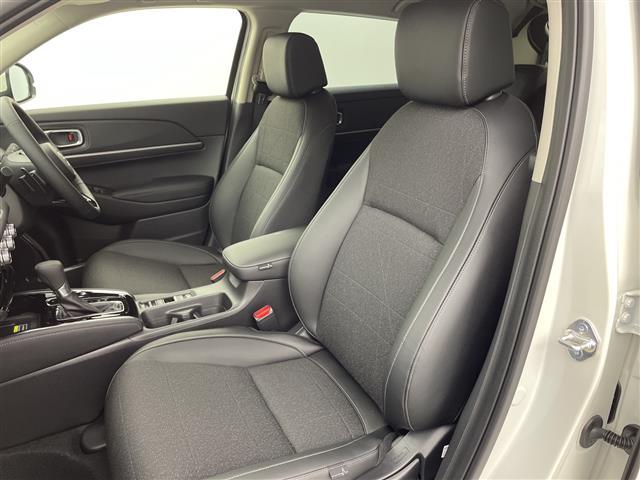 ヴェゼル ｅ：ＨＥＶ　Ｚ　登録済未使用車／／ホンダセンシング／純正９型ナビ／スマホ連携／フルセグＴＶ／バックカメラ／電動リアゲート／ハーフレザーシート／シートヒーター／パドルシフト／スペアキー／ＥＴＣ２．０／ワイヤレス充電（33枚目）