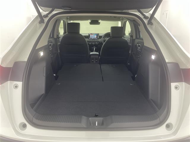 ヴェゼル ｅ：ＨＥＶ　Ｚ　登録済未使用車／／ホンダセンシング／純正９型ナビ／スマホ連携／フルセグＴＶ／バックカメラ／電動リアゲート／ハーフレザーシート／シートヒーター／パドルシフト／スペアキー／ＥＴＣ２．０／ワイヤレス充電（35枚目）