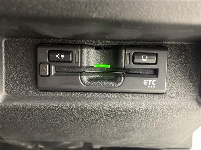 ジムニー ＸＣ　禁煙車　４ＷＤ　シートヒーター　純正８型ナビ　フルセグＴＶ　前後ドライブレコーダー　サマータイヤ積込　オートハイビーム　バックカメラ　ＥＴＣ　クルーズコントロール　ミラーヒーター　ステアリングリモコン（7枚目）