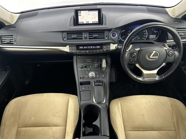 ＣＴ ＣＴ２００ｈ　バージョンＣ　禁煙車　純正ナビ　シートヒーター　前席パワーシート　前後ドライブレコーダー　バックカメラ　クルーズコントロール　ＥＴＣ　ＬＥＤヘッドライト　　パドルシフト　フルセグＴＶ　純正アルミホイール　横滑り防止（2枚目）