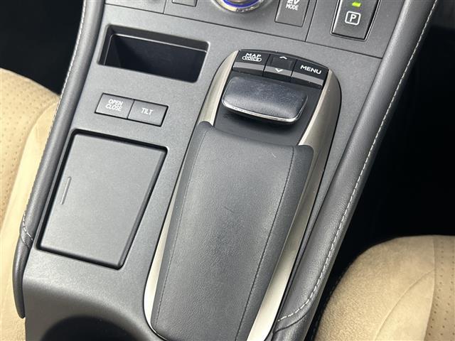 ＣＴ ＣＴ２００ｈ　バージョンＣ　禁煙車　純正ナビ　シートヒーター　前席パワーシート　前後ドライブレコーダー　バックカメラ　クルーズコントロール　ＥＴＣ　ＬＥＤヘッドライト　　パドルシフト　フルセグＴＶ　純正アルミホイール　横滑り防止（22枚目）