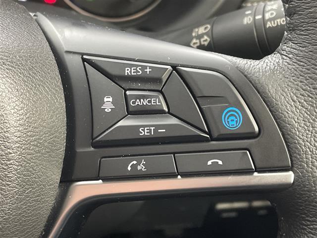 キックス Ｘ　禁煙車　アラウンドビューモニター　プロパイロット　純正９型ナビ　フルセグＴＶ　ＥＴＣ　デジタルインナーミラー　純正ドライブレコーダー　シートヒーター　ハーフレザーシート　ステアリングヒーター　ＬＥＤ（10枚目）