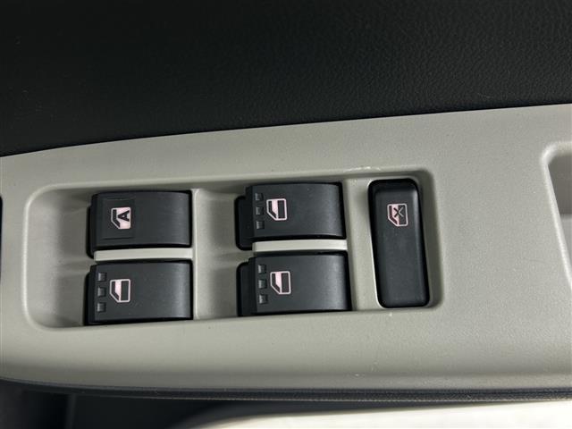 パッソ モーダ　禁煙車／車線逸脱／トヨタセーフティーセンス／オートマチックハイビーム／スマートキー／オートライト／オートエアコン／アイドリングストップ／ＬＥＤヘッドライト／クリアランスソナー／盗難防止装置（11枚目）