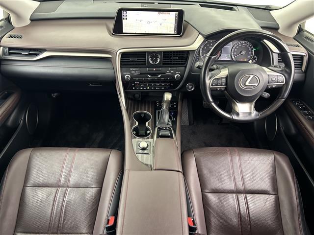 ＲＸ ＲＸ４５０ｈ　バージョンＬ　禁煙車／レーンキープアシスト／ＢＳＭ／全周囲カメラ／純正ナビ／フルセグＴＶ／本革シート／パワーシート／シートヒーター／シートベンチレーション／ウッドコンビステアリング／ステアリングヒーター／三眼ＬＥＤ（2枚目）