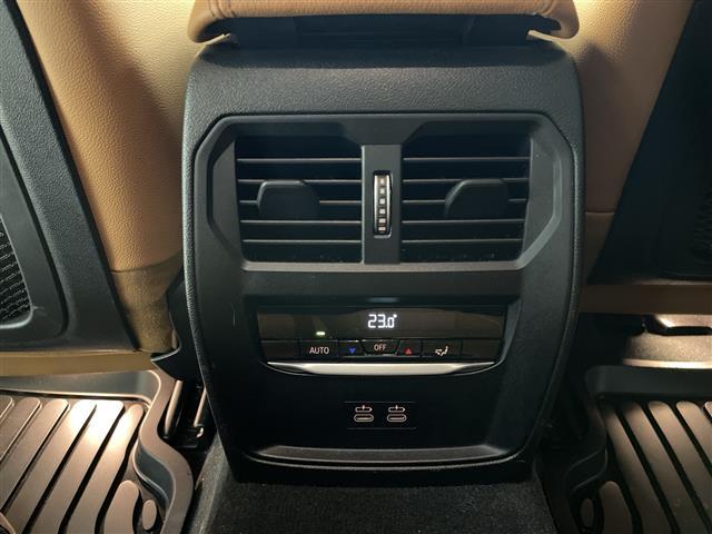 3シリーズ 320d xDrive Mスポーツ 禁煙車 4WD 純正ナビ 全周囲カメラ 電動バックドア アクティブクルーズコントロール フルセグTV 前後ドライブレコーダー 前席パワーシート シートヒーター Wエアコン 純正AW付サマータイヤ車載(8枚目)