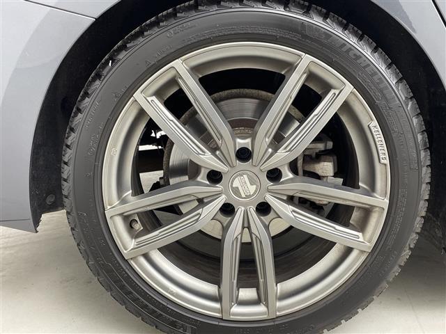 3シリーズ 320d xDrive Mスポーツ 禁煙車 4WD 純正ナビ 全周囲カメラ 電動バックドア アクティブクルーズコントロール フルセグTV 前後ドライブレコーダー 前席パワーシート シートヒーター Wエアコン 純正AW付サマータイヤ車載(16枚目)