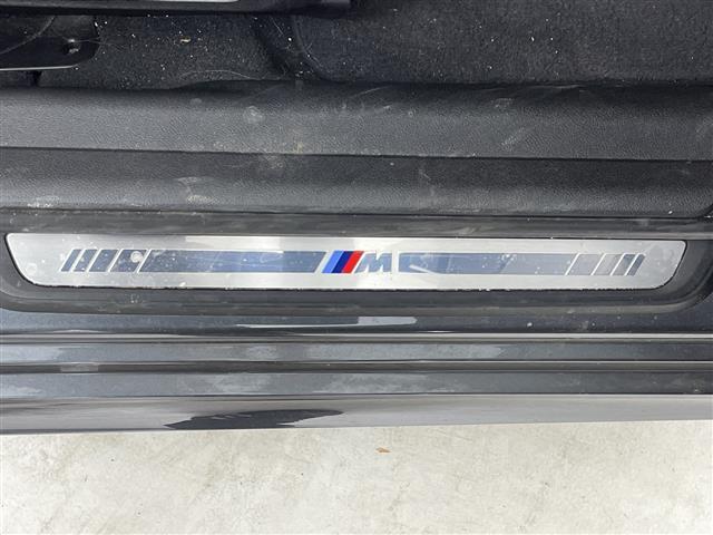 3シリーズ 320d xDrive Mスポーツ 禁煙車 4WD 純正ナビ 全周囲カメラ 電動バックドア アクティブクルーズコントロール フルセグTV 前後ドライブレコーダー 前席パワーシート シートヒーター Wエアコン 純正AW付サマータイヤ車載(31枚目)