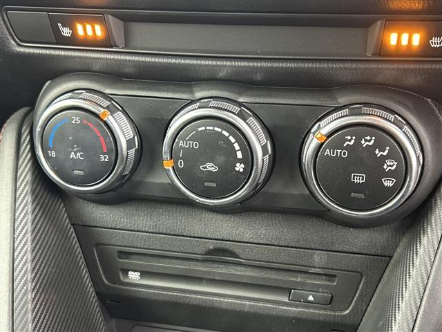 デミオ 　禁煙車／純正ナビ／衝突軽減／クルーズコントロール／カラーヘッドアップディスプレイ／パドルシフト／オートライト／オートエアコン／シートヒーター／ＬＥＤヘッドライト／フルセグ／Ｂｌｕｅｔｏｏｔｈ（8枚目）