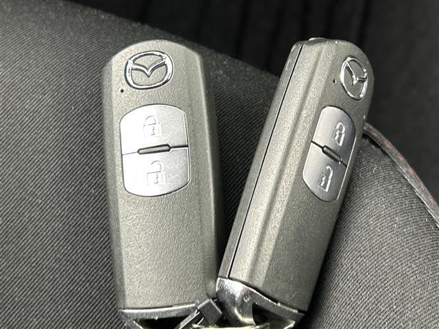 デミオ 　禁煙車／純正ナビ／衝突軽減／クルーズコントロール／カラーヘッドアップディスプレイ／パドルシフト／オートライト／オートエアコン／シートヒーター／ＬＥＤヘッドライト／フルセグ／Ｂｌｕｅｔｏｏｔｈ（27枚目）