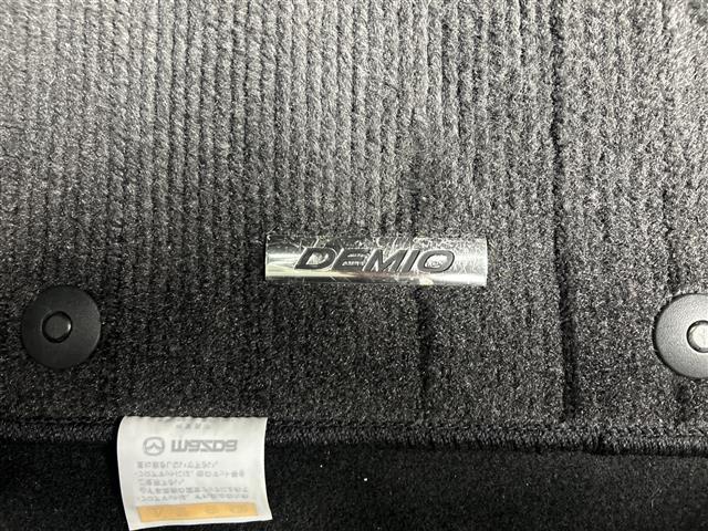 デミオ 　禁煙車／純正ナビ／衝突軽減／クルーズコントロール／カラーヘッドアップディスプレイ／パドルシフト／オートライト／オートエアコン／シートヒーター／ＬＥＤヘッドライト／フルセグ／Ｂｌｕｅｔｏｏｔｈ（32枚目）