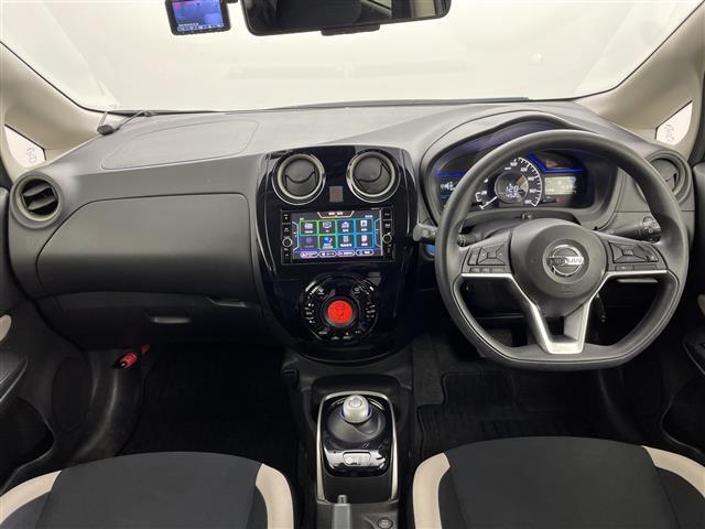 ノート e-パワー X 禁煙車 アラウンドビューモニター デジタルインナーミラー 純正7型ナビ フルセグTV レーダークルーズコントロール 前後ドライブレコーダー レーンアシスト エンジンスターター ETC オートライト(2枚目)