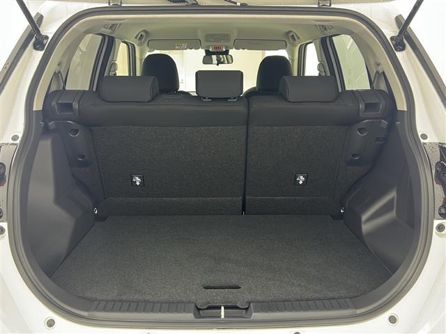 ライズ Ｚ　登録済未使用車　純正ディスプレイオーディオ　フルセグＴＶ　バックカメラ　プリクラッシュセーフティ　レーダークルーズコントロール　シートヒーター　ＬＥＤヘッドライト　スマートキー　純正１７インチＡＷ（28枚目）