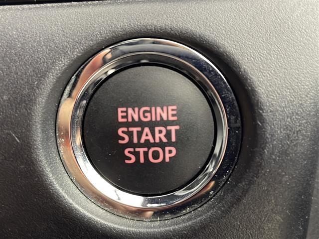 ヴォクシー ＺＳ　煌ＩＩＩ　９インチナビ　後席モニター　ＥＴＣ　クルーズコントロール　バックカメラ　ビルトインＥＴＣ　オートライト　ＬＥＤヘッドライト　フロントフォグランプ　純正フロアマット　純正ドアバイザー（9枚目）