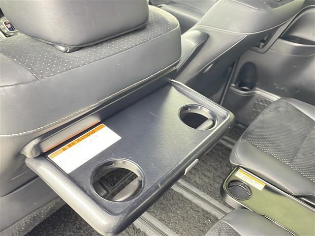 ヴォクシー ＺＳ　煌ＩＩＩ　９インチナビ　後席モニター　ＥＴＣ　クルーズコントロール　バックカメラ　ビルトインＥＴＣ　オートライト　ＬＥＤヘッドライト　フロントフォグランプ　純正フロアマット　純正ドアバイザー（27枚目）