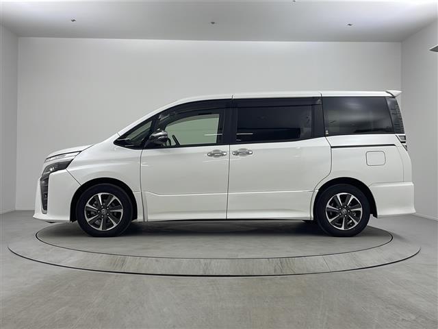 ヴォクシー ＺＳ　煌ＩＩＩ　９インチナビ　後席モニター　ＥＴＣ　クルーズコントロール　バックカメラ　ビルトインＥＴＣ　オートライト　ＬＥＤヘッドライト　フロントフォグランプ　純正フロアマット　純正ドアバイザー（35枚目）