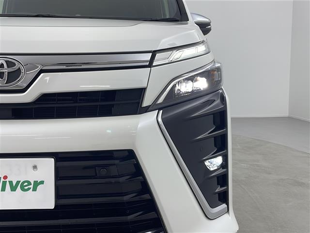 ヴォクシー ＺＳ　煌ＩＩＩ　９インチナビ　後席モニター　ＥＴＣ　クルーズコントロール　バックカメラ　ビルトインＥＴＣ　オートライト　ＬＥＤヘッドライト　フロントフォグランプ　純正フロアマット　純正ドアバイザー（38枚目）