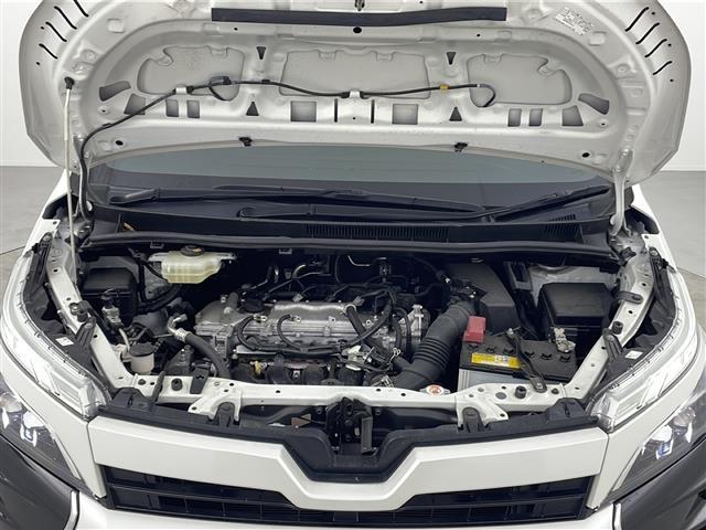 ヴォクシー ＺＳ　煌ＩＩＩ　９インチナビ　後席モニター　ＥＴＣ　クルーズコントロール　バックカメラ　ビルトインＥＴＣ　オートライト　ＬＥＤヘッドライト　フロントフォグランプ　純正フロアマット　純正ドアバイザー（39枚目）