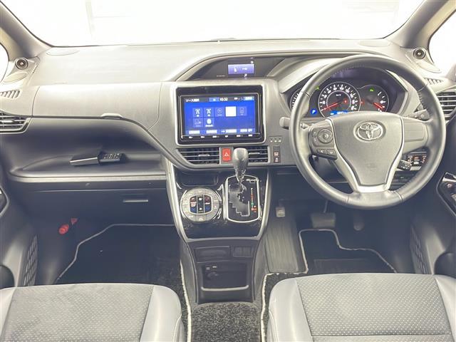 ヴォクシー ＺＳ　煌ＩＩＩ　９インチナビ　後席モニター　ＥＴＣ　クルーズコントロール　バックカメラ　ビルトインＥＴＣ　オートライト　ＬＥＤヘッドライト　フロントフォグランプ　純正フロアマット　純正ドアバイザー（42枚目）